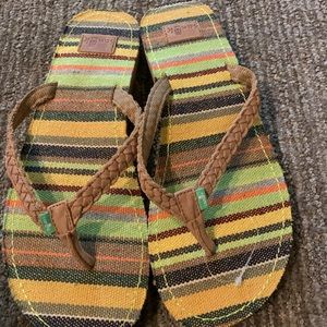 Sanuk Yoga Poncho Viva flip flop sandals women’s size 7. New with tags!